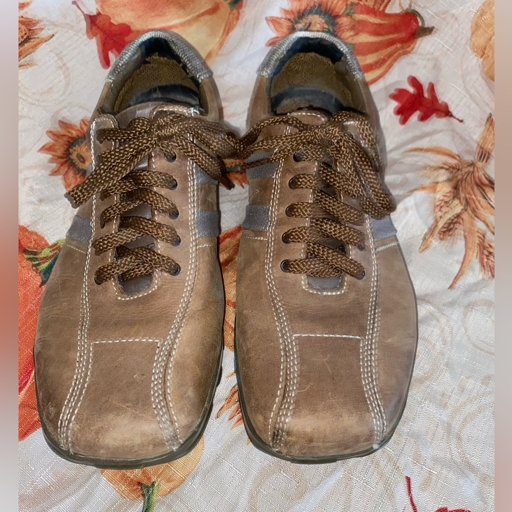 Skechers shoes men size 9.5 brown